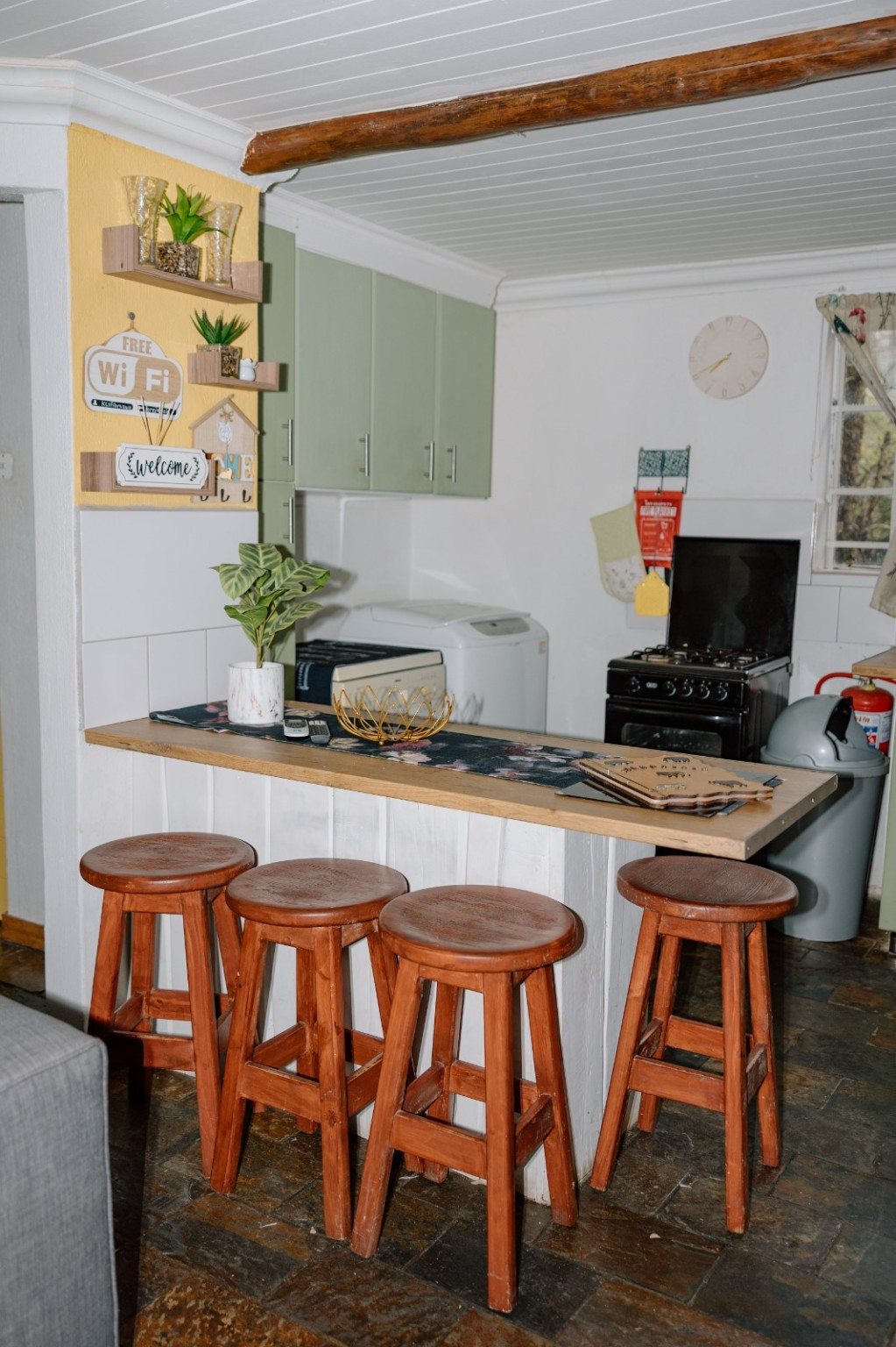 Breakfast bar